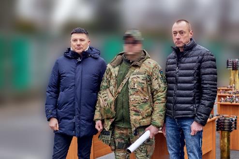 kompaniya--badm--peredala-200-droniv-dlya-zsu_3